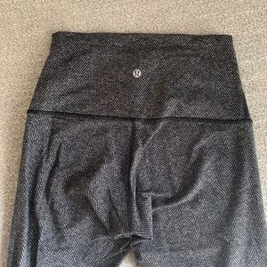 lululemon athletica Pants - Lululemon Herringbone Wunder Under size 6 lululemon athletica Pants - Lululemon Herringbone Wunder Under size 6